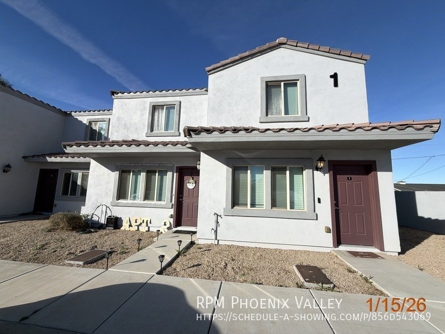 Beautiful Townhome with Wood Plank Flooring & Stainless-Steel Appliances! Available for showings and move in 8/31/2026. property image