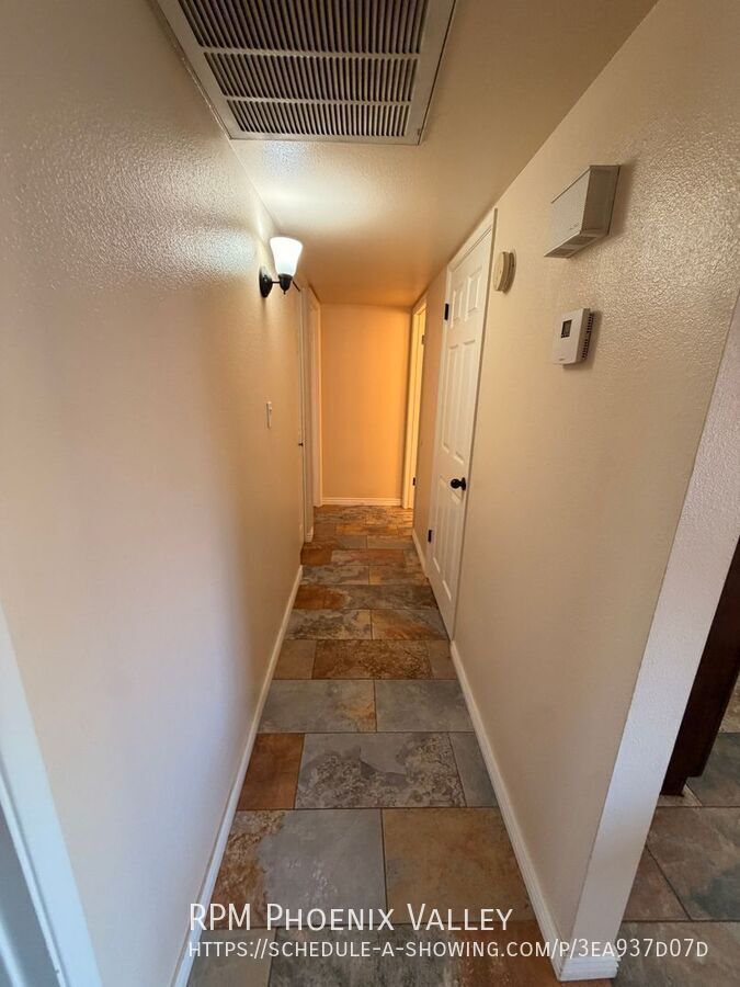 Move-In Ready 2-Bedroom Home with Washer & Dryer in Glendale property image