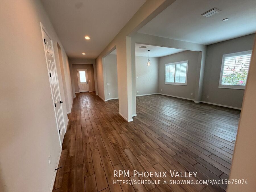 Stunning 3-Bedroom Home with Tandem 3-Car Garage in Litchfield Park! property image