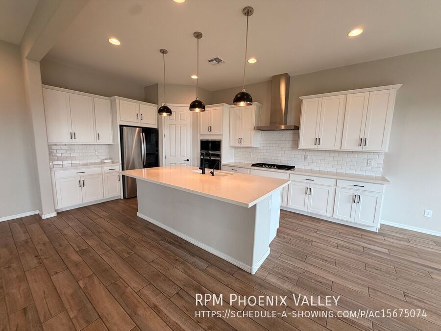 Stunning 3-Bedroom Home with Tandem 3-Car Garage in Litchfield Park! property image