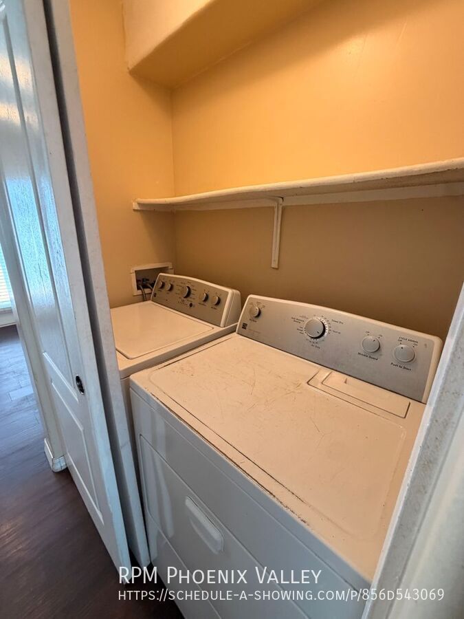 Beautiful Townhome with Wood Plank Flooring & Stainless-Steel Appliances! property image