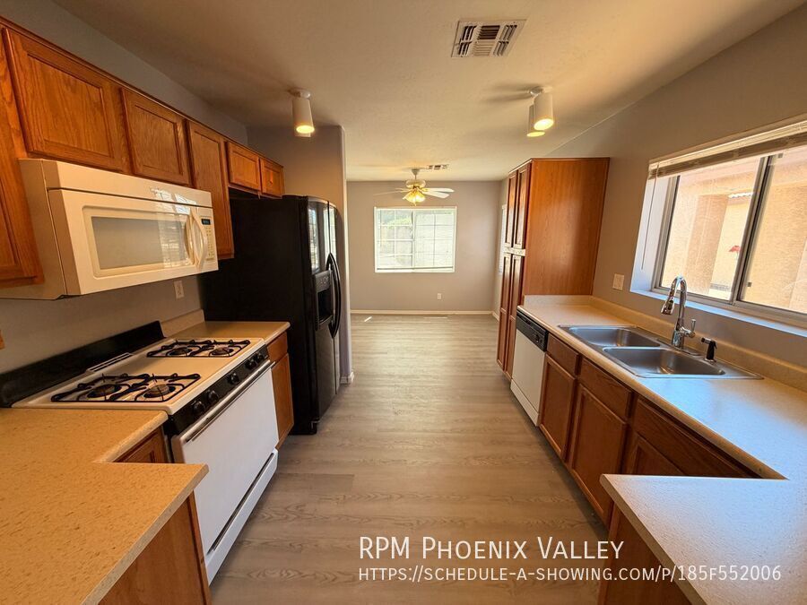 Charming 3BR/2BA Home with Central A/C & In-Unit Laundry property image