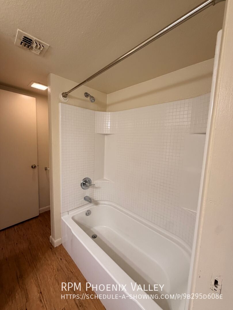 135 2 Bedroom 1 Bath 670 sq.ft. Near Tempe Marketplace and Light Rail property image