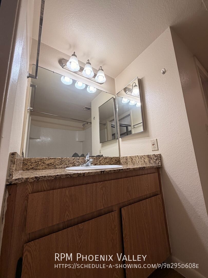 135 2 Bedroom 1 Bath 670 sq.ft. Near Tempe Marketplace and Light Rail property image
