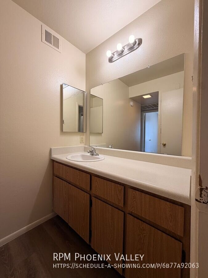 1 Bedroom 1 Bath Near Tempe Marketplace and Light Rail *MOVE IN SPECIAL* 1/2 OFF YOUR FIRST FULL MONTH OF RENT property image