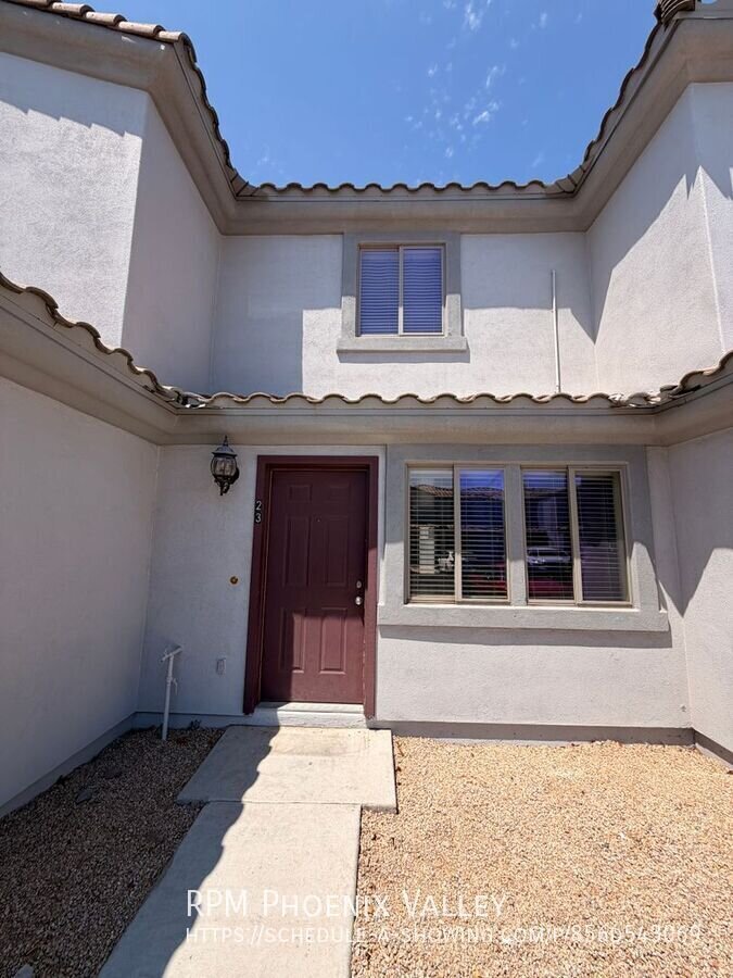 Beautiful Townhome With Freshly Painted Areas & Stainless-Steel Appliances! *MOVE IN SPECIAL* 1/2 OFF YOUR FIRST FULL MONTH OF RENT property image