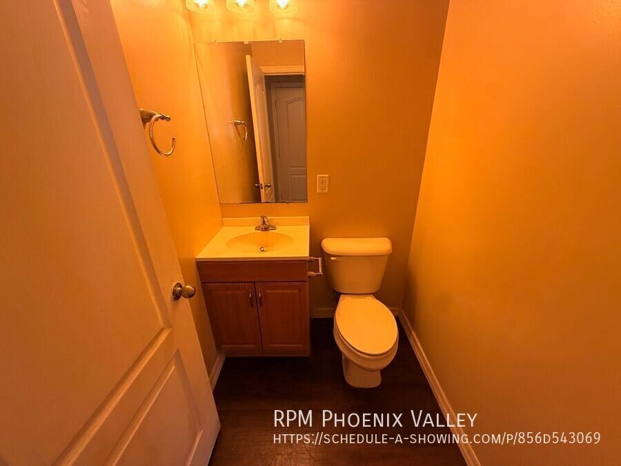 Beautiful Townhome With Freshly Painted Areas & Stainless-Steel Appliances! *MOVE IN SPECIAL* 1/2 OFF YOUR FIRST FULL MONTH OF RENT property image