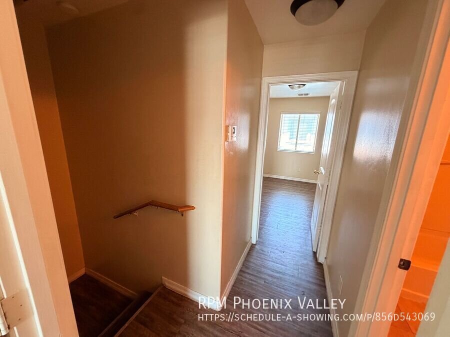 Beautiful Townhome With Freshly Painted Areas & Stainless-Steel Appliances! *MOVE IN SPECIAL* 1/2 OFF YOUR FIRST FULL MONTH OF RENT property image