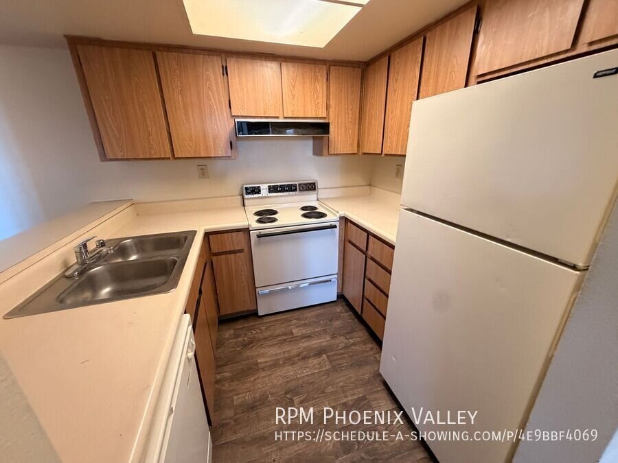 1x1 Near ASU w/ *MOVE IN SPECIAL* property image