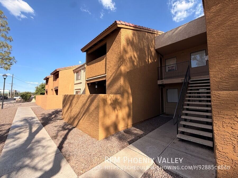 1 Bedroom 1 Bathroom 500 sq.ft. Near Tempe Marketplace and Light Rail - *MOVE IN SPECIAL* 1/2 OFF YOUR FIRST FULL MONTH OF RENT property image