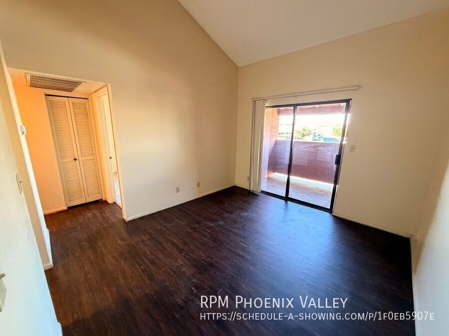 1x1 Near Tempe Marketplace w/ *MOVE IN SPECIAL* 1/2 OFF YOUR FIRST FULL MONTH OF RENT property image