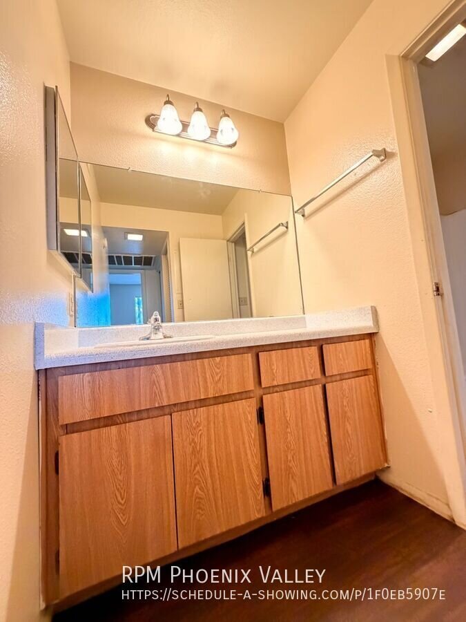1x1 Near Tempe Marketplace w/ *MOVE IN SPECIAL* 1/2 OFF YOUR FIRST FULL MONTH OF RENT property image