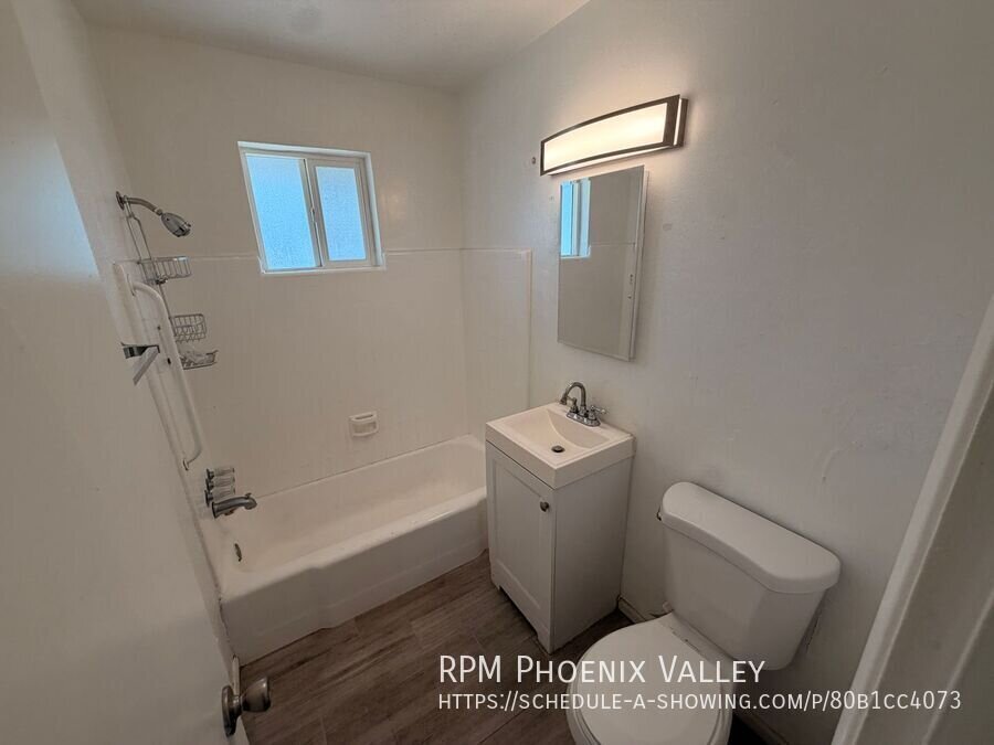 *MOVE IN SPECIAL* 1/2 OFF YOUR FIRST FULL MONTH OF RENT-Cozy 1BR with In-Unit Laundry & Great Location *MOVE IN SPECIAL* 1/2 OFF YOUR FIRST FULL MONTH OF RENT property image