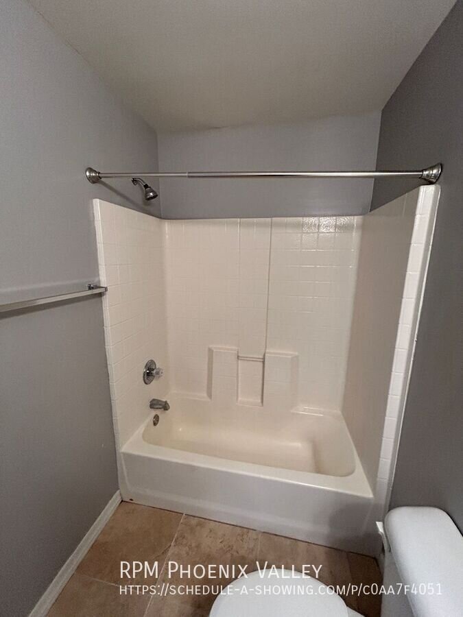 COMING SOON.... 3 Bed/2 Bath Townhome *NO* Carpet End Unit *ALL* Appliances! property image