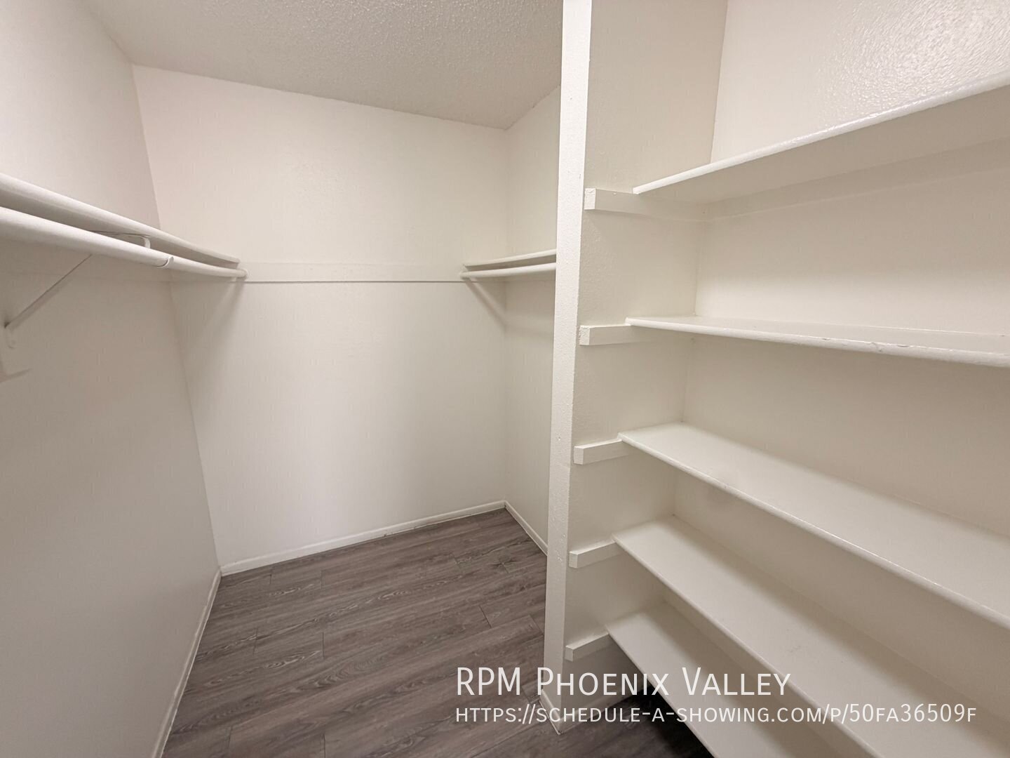 Updated Single Story 2x2 Glendale Unit With No Carpet property image