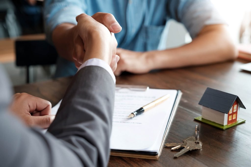 owner shaking hands with property manager in phoenix near me